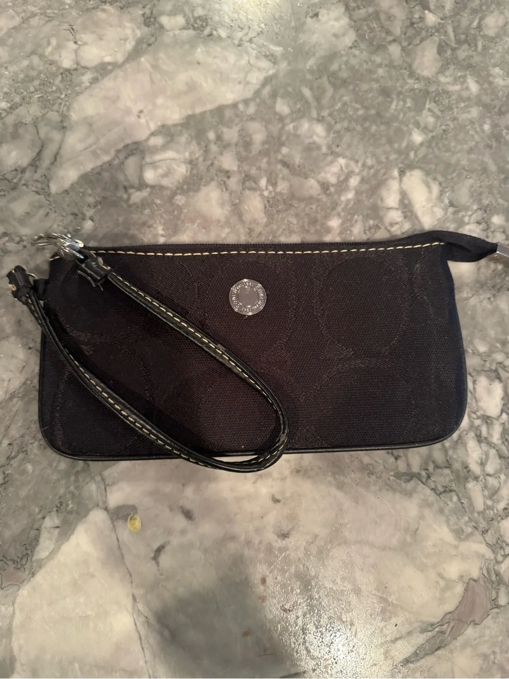 Coach Signature C Black Wristlet Clutch 8 in x 4 in Y2K